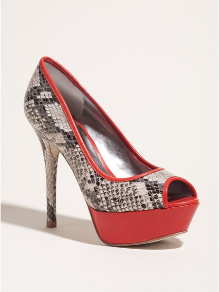 Guess Nanci Pump Guess Nanci Pump